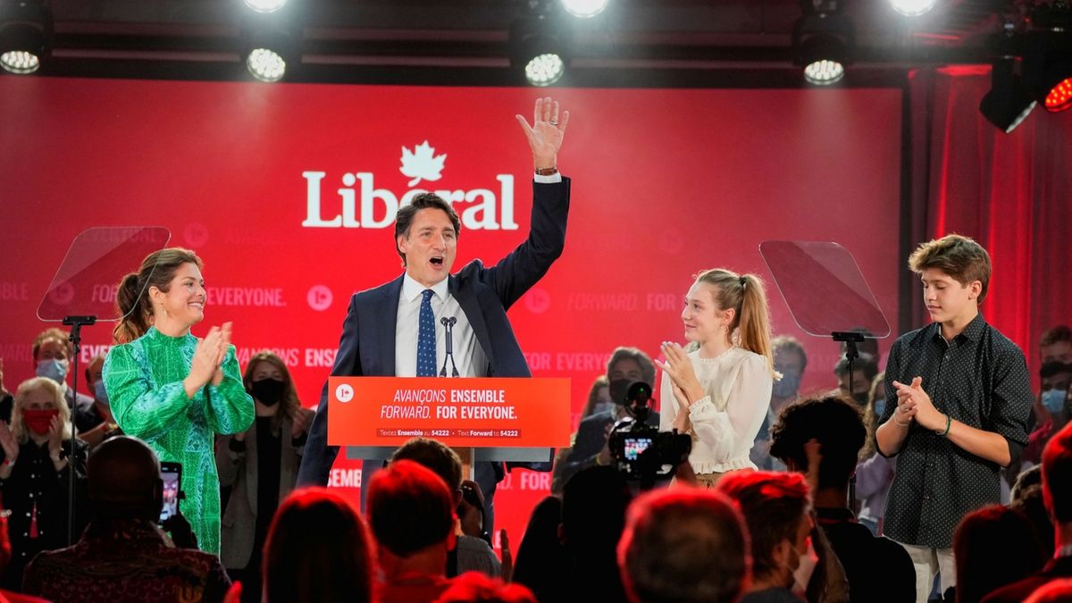 Premiér Trudeau je hořkým vítězem kanadských předčasných voleb